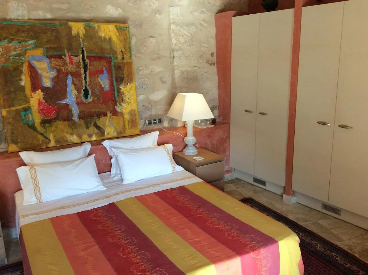 La Casa De Piedra Bed and Breakfast Viladellops